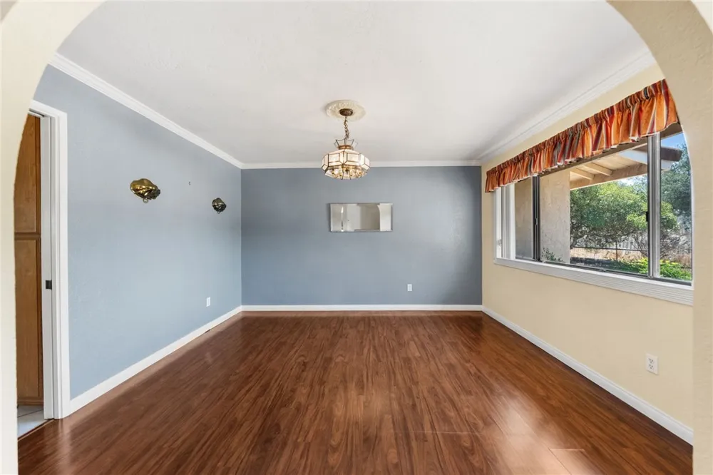 1732 E Mission Road Fallbrook, CA 92028