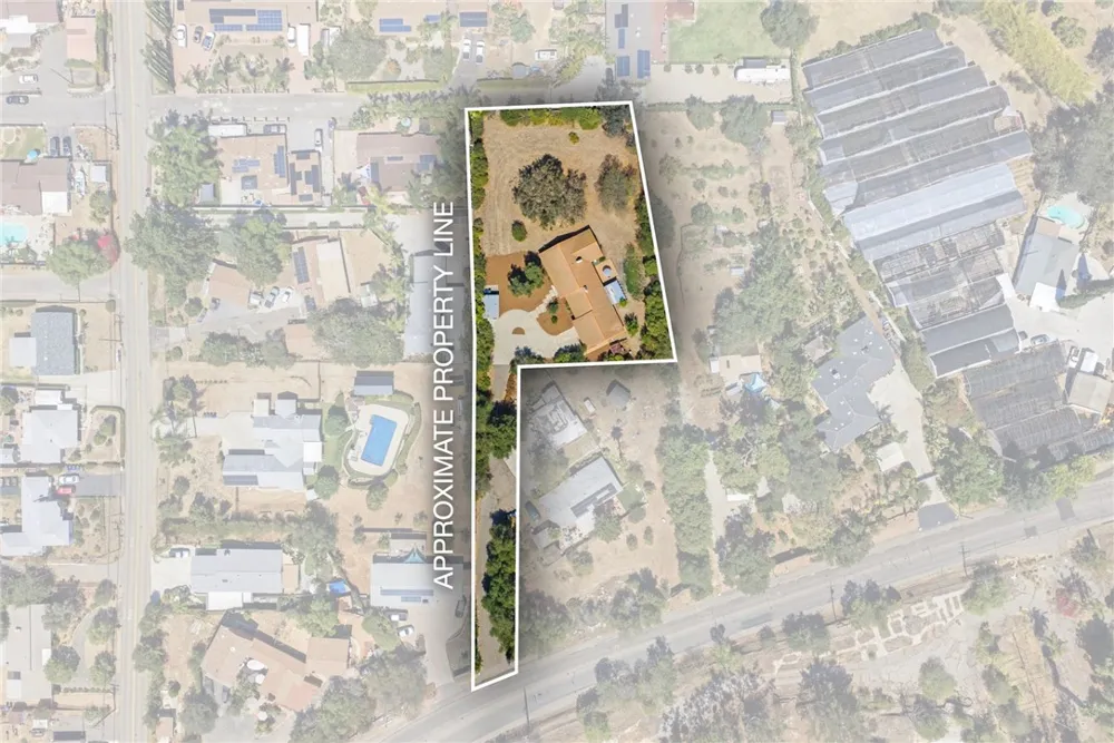 1732 E Mission Road Fallbrook, CA 92028