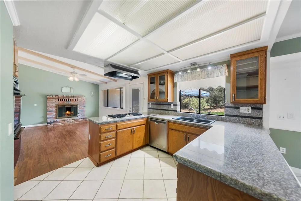 1732 E Mission Road Fallbrook, CA 92028