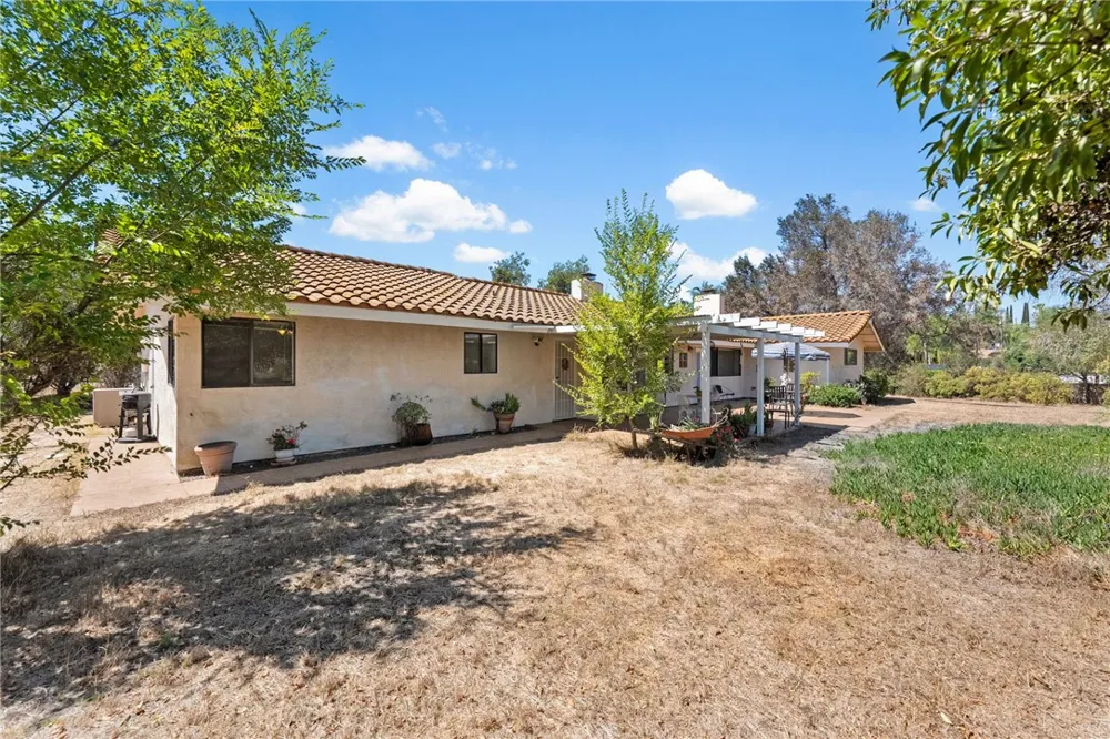 1732 E Mission Road Fallbrook, CA 92028