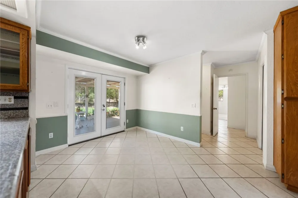 1732 E Mission Road Fallbrook, CA 92028