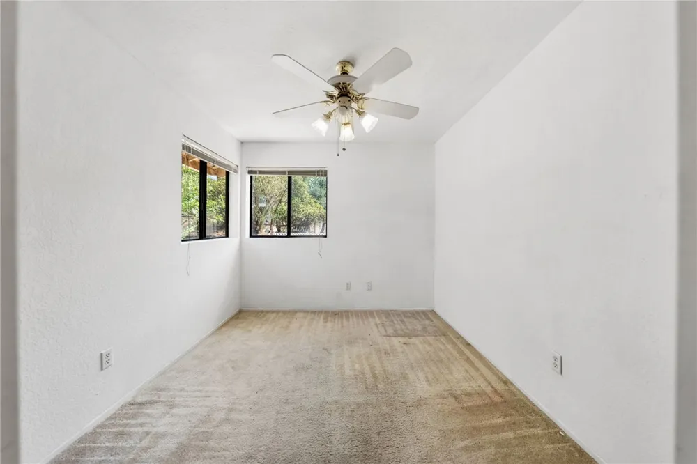 1732 E Mission Road Fallbrook, CA 92028