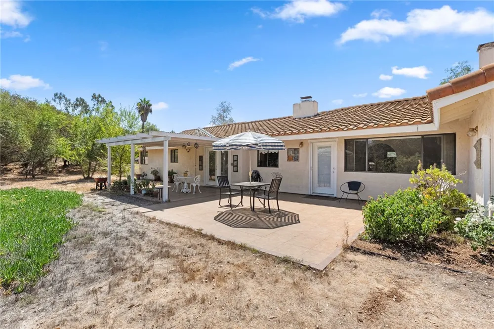 1732 E Mission Road Fallbrook, CA 92028