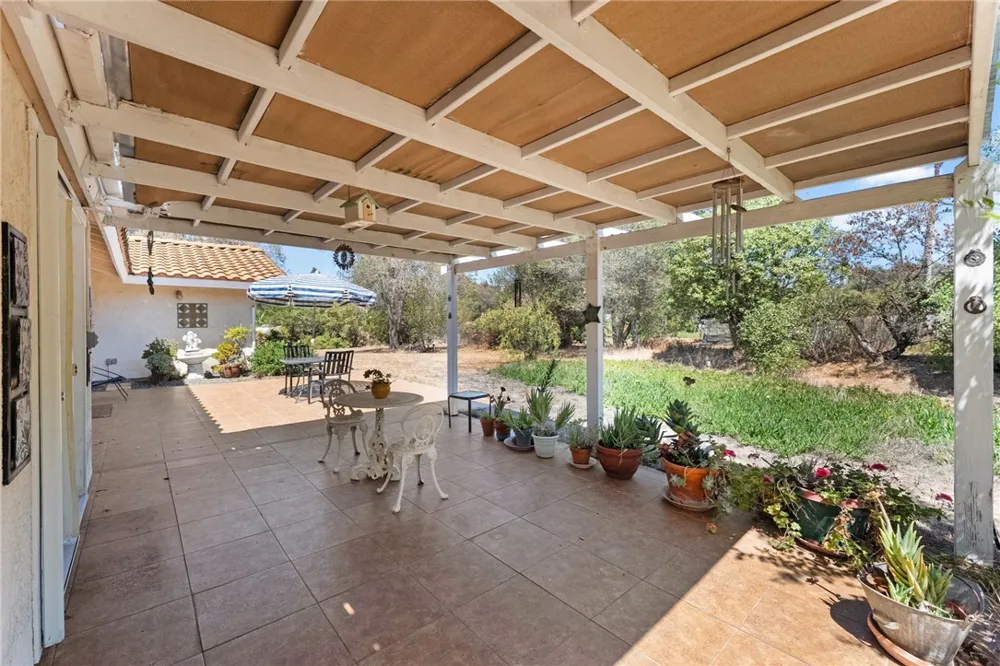1732 E Mission Road Fallbrook, CA 92028