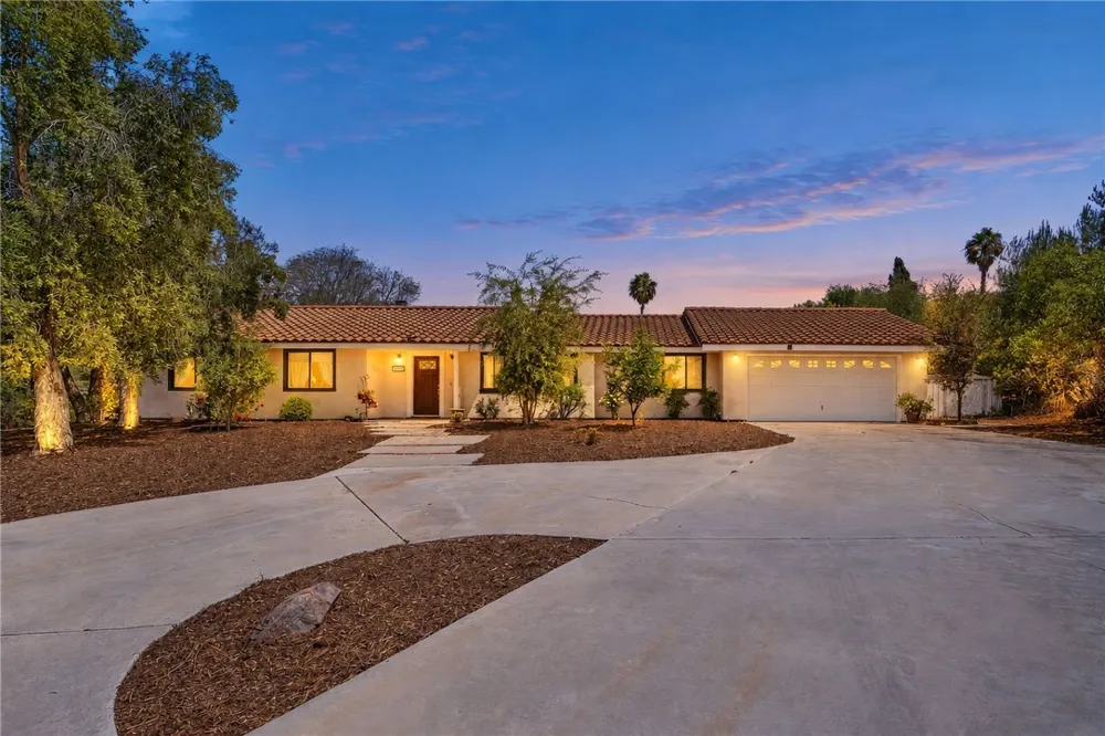 1732 E Mission Road Fallbrook, CA 92028