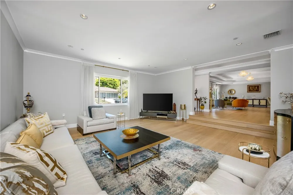 3851 Karen Lynn Drive Glendale, CA 91206