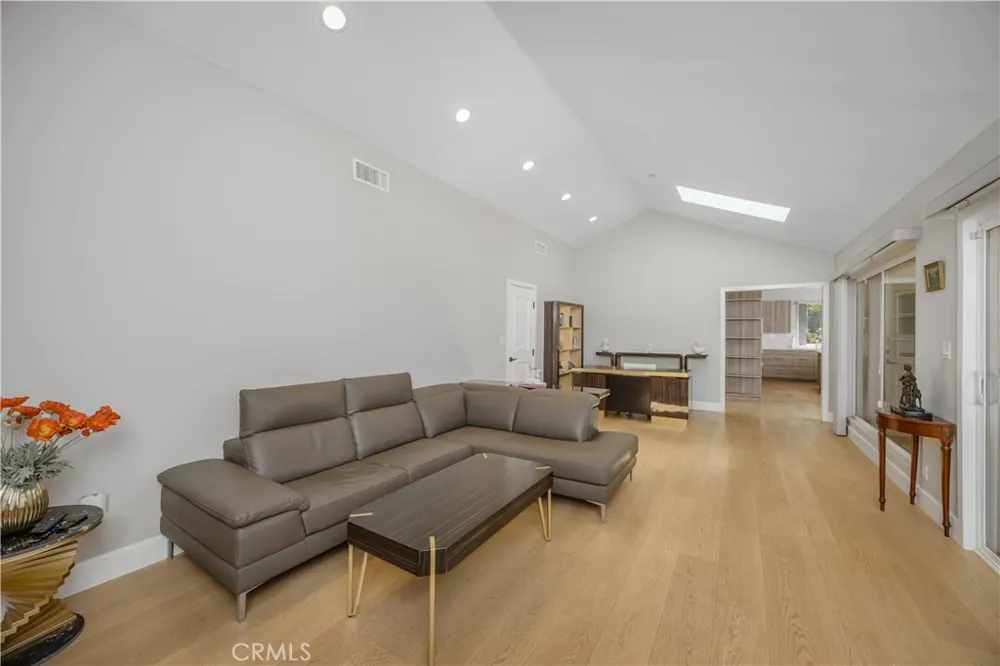 3851 Karen Lynn Drive Glendale, CA 91206