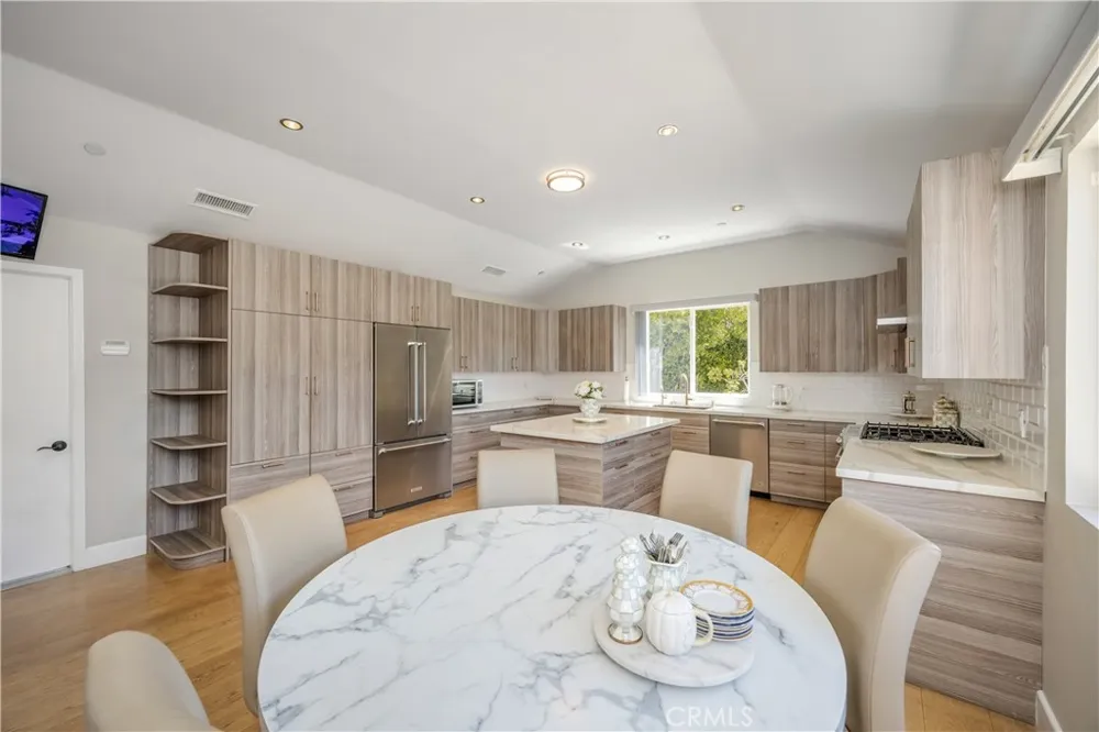 3851 Karen Lynn Drive Glendale, CA 91206