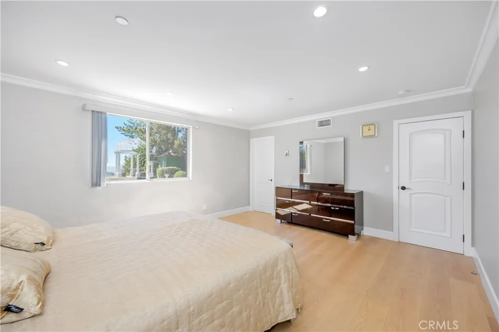 3851 Karen Lynn Drive Glendale, CA 91206