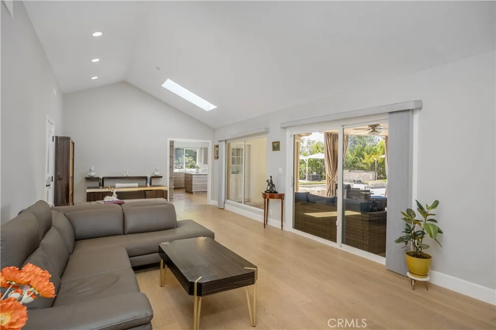 3851 Karen Lynn Drive Glendale, CA 91206