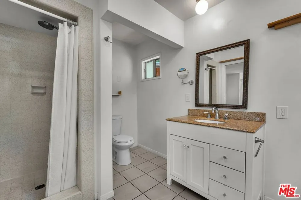 2519 Horse Shoe Canyon Road Los Angeles, CA 90046