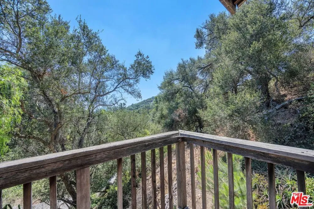 2519 Horse Shoe Canyon Road Los Angeles, CA 90046