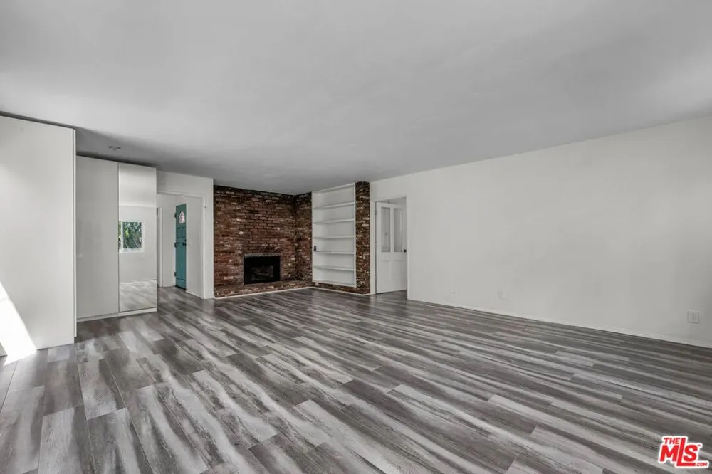 2519 Horse Shoe Canyon Road Los Angeles, CA 90046