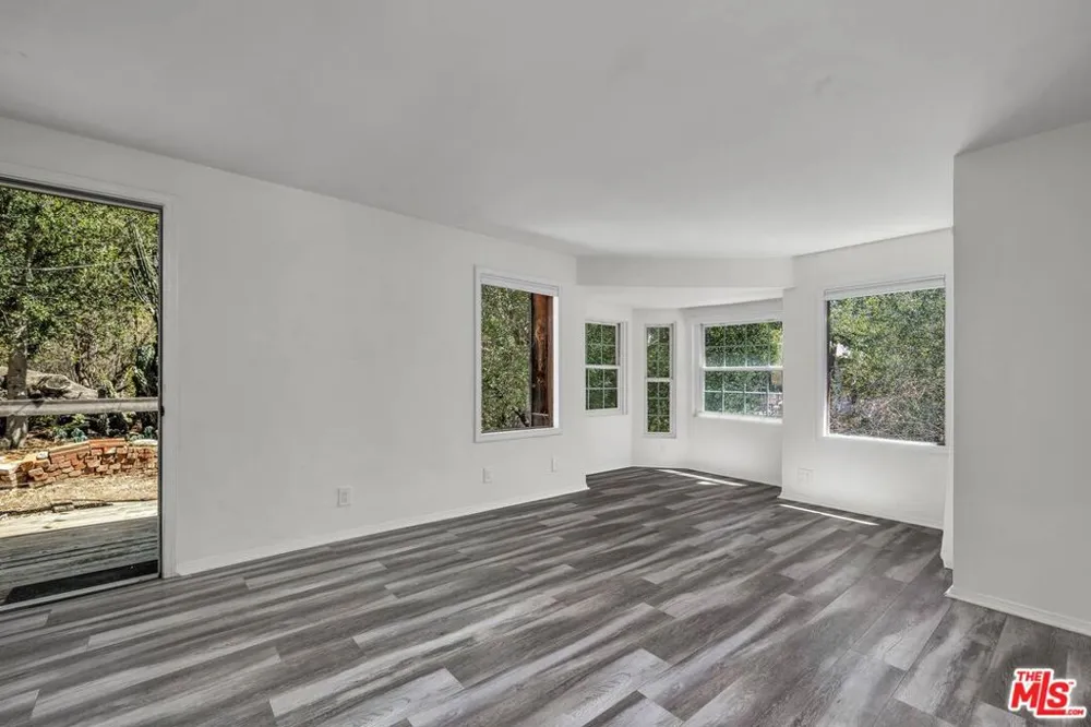 2519 Horse Shoe Canyon Road Los Angeles, CA 90046