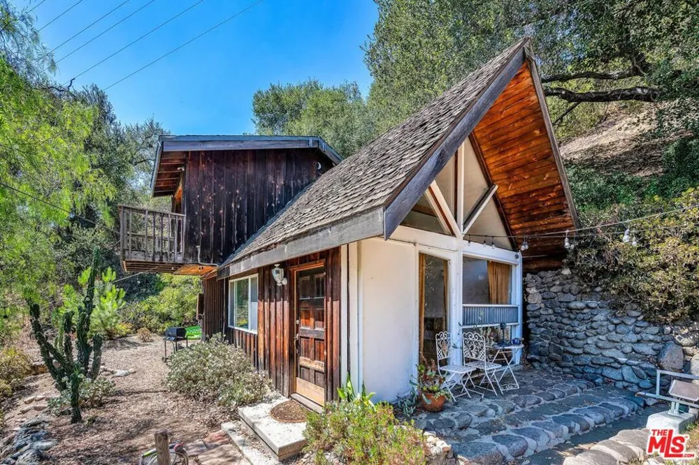 2519 Horse Shoe Canyon Road Los Angeles, CA 90046