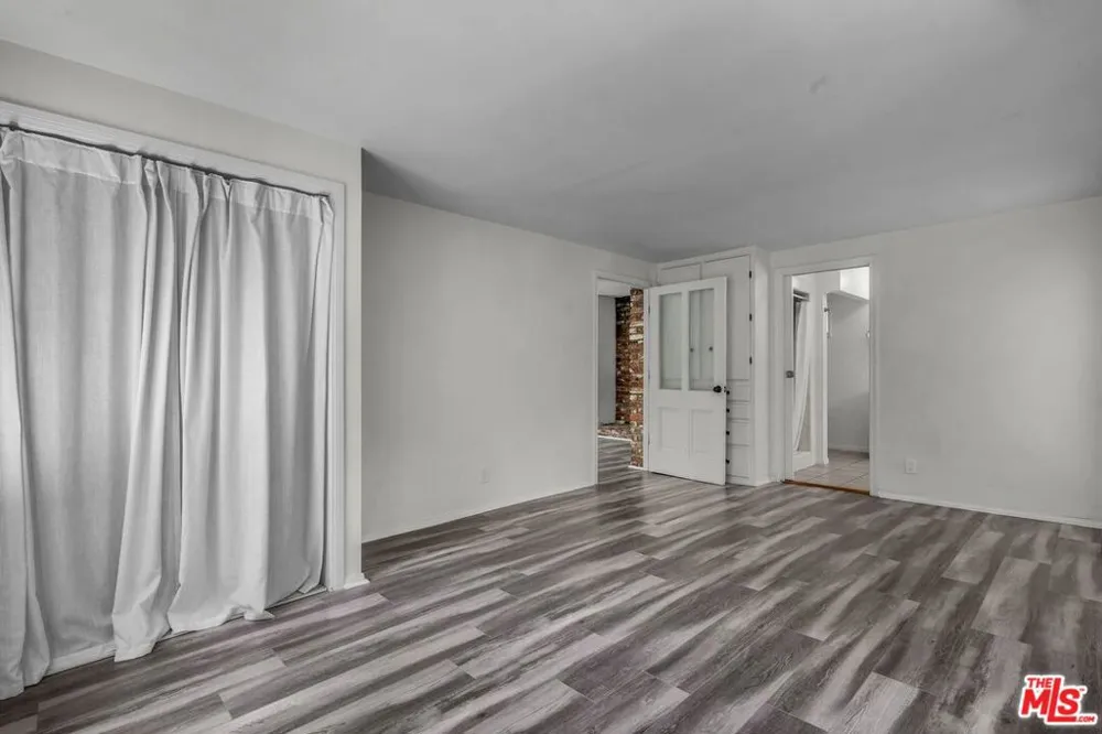 2519 Horse Shoe Canyon Road Los Angeles, CA 90046