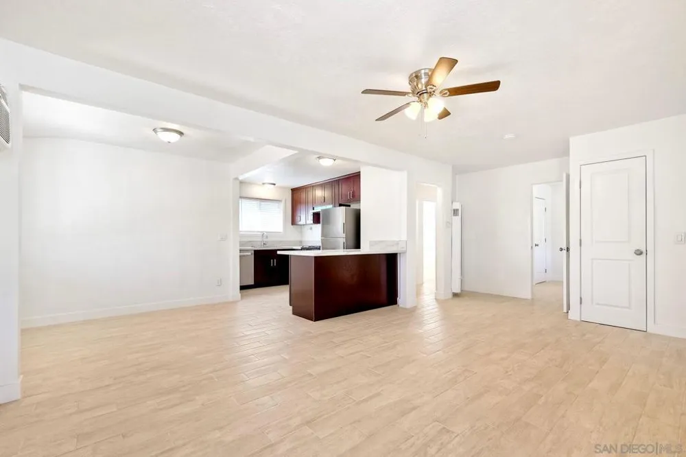905 W Washington Ave El Cajon, CA 92020