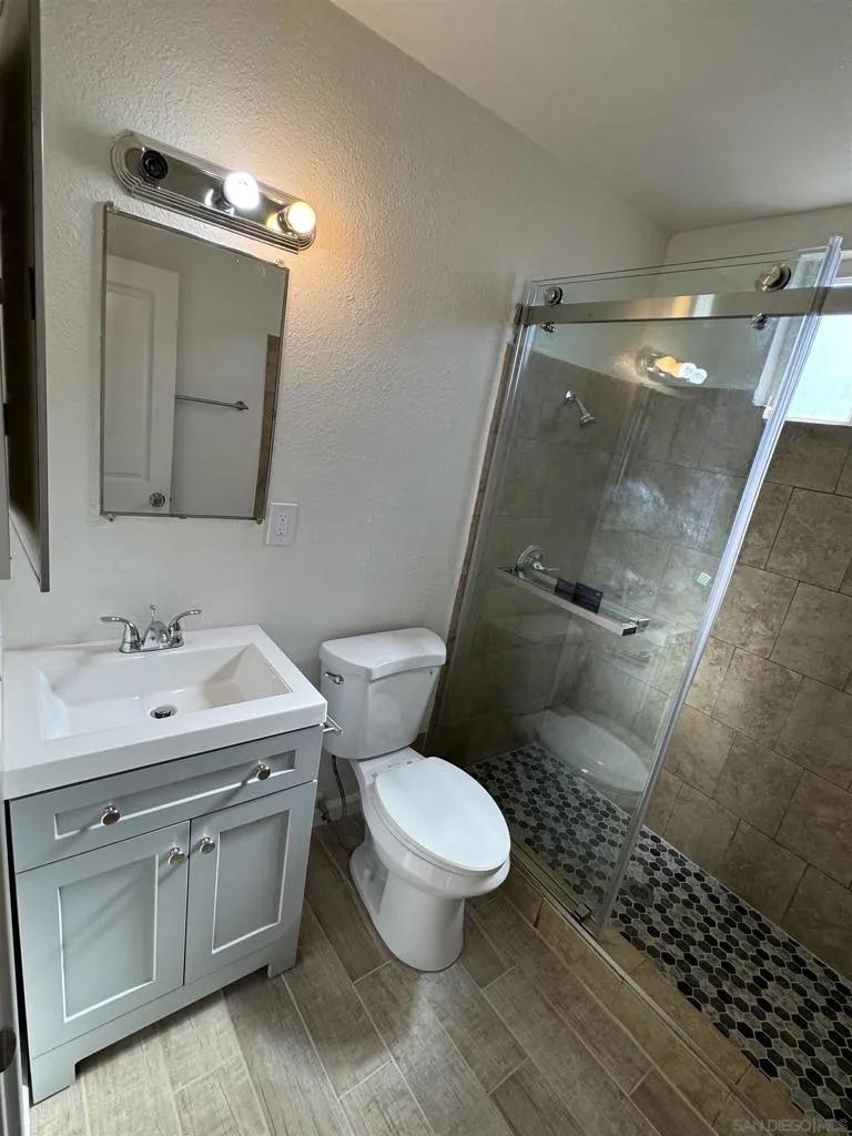 905 W Washington Ave El Cajon, CA 92020