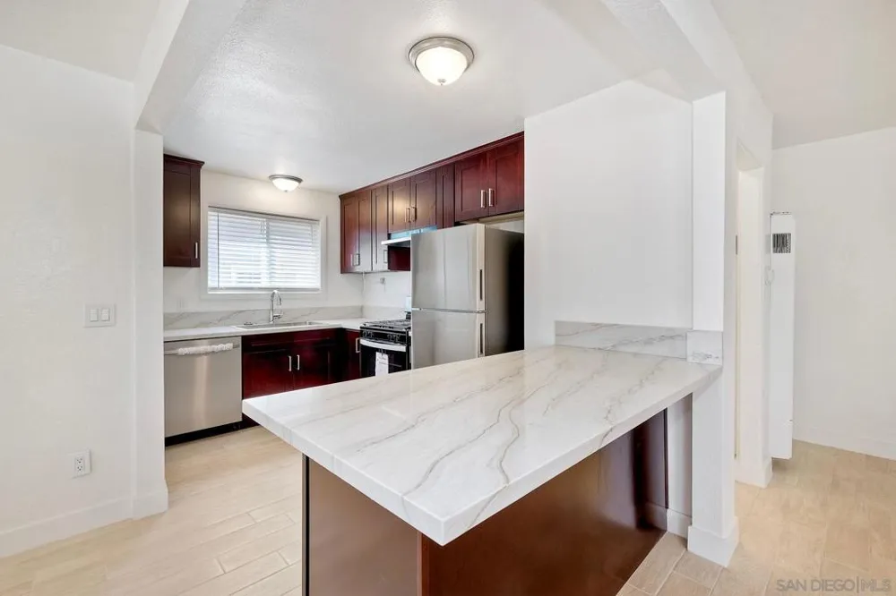 905 W Washington Ave El Cajon, CA 92020