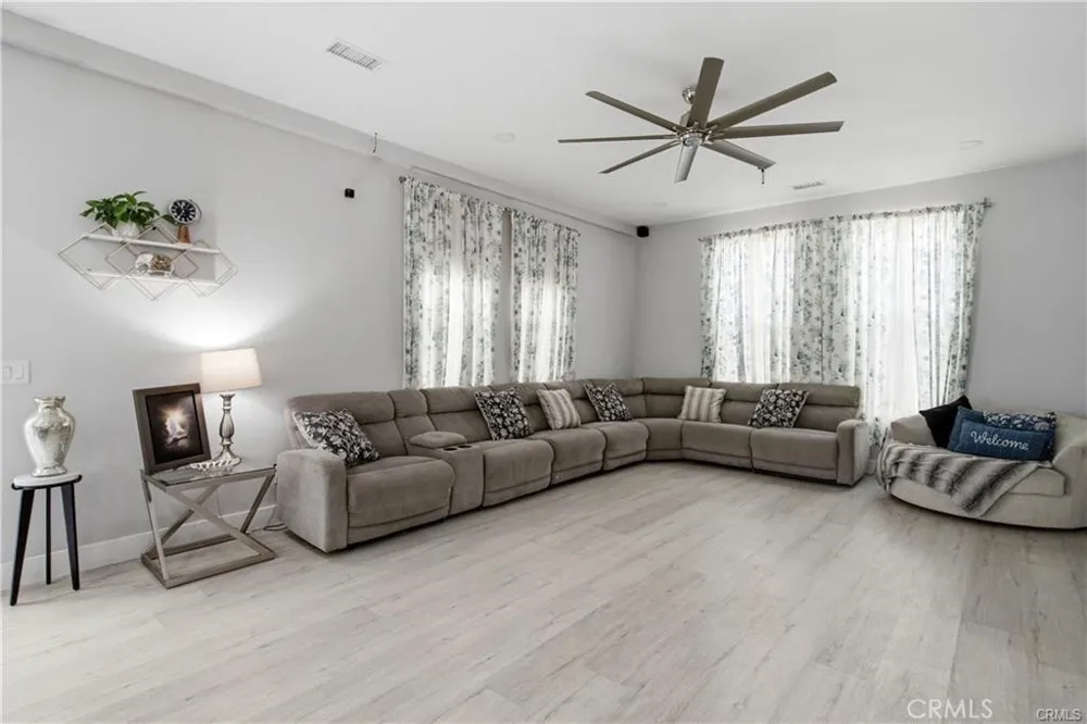 13225 Mountain Pinon Hills, CA 92372