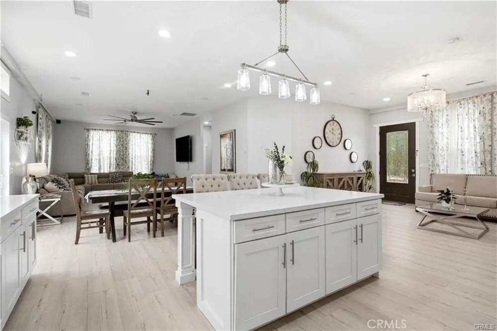 13225 Mountain Pinon Hills, CA 92372