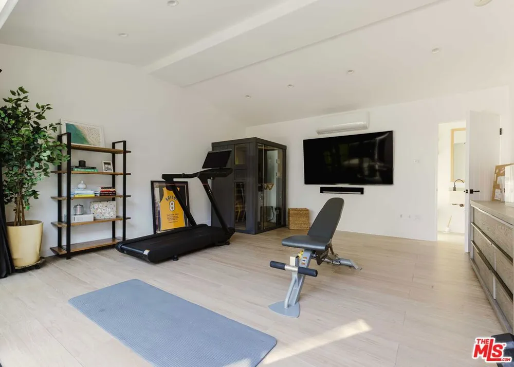 408 Westbourne Drive Los Angeles, CA 90048