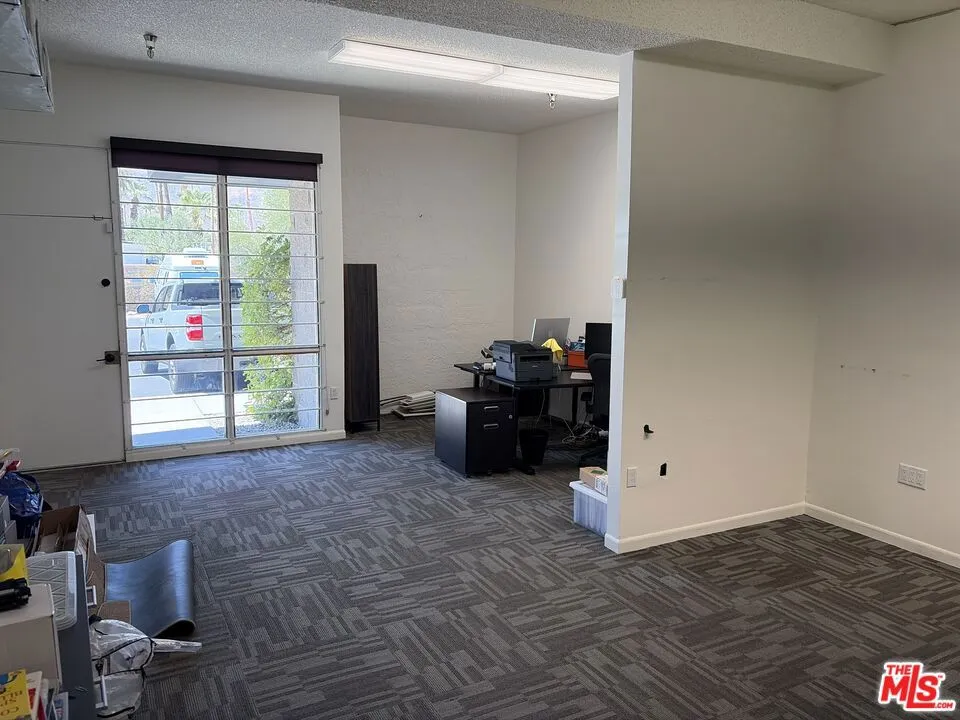 555 Commercial Road #6 Palm Springs, CA 92262
