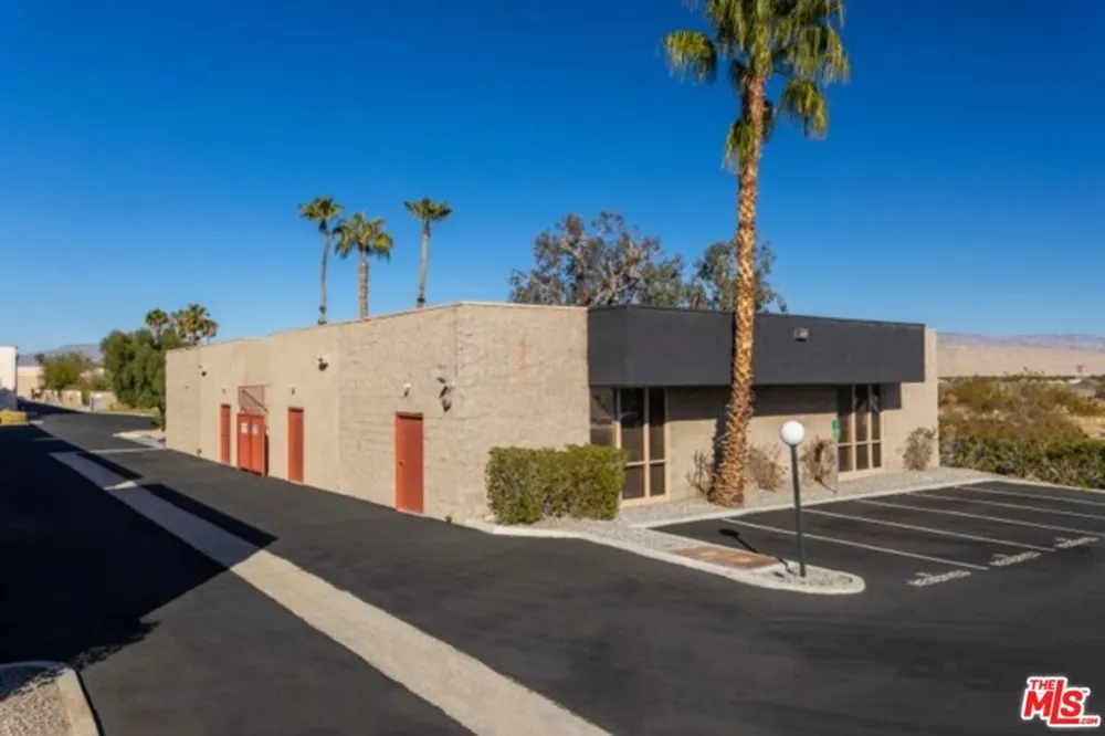 555 Commercial Road #6 Palm Springs, CA 92262
