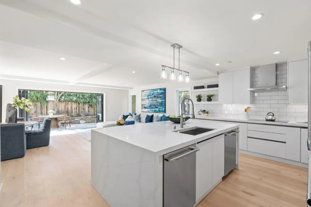 38 Bishop Lane Menlo Park, CA 94025