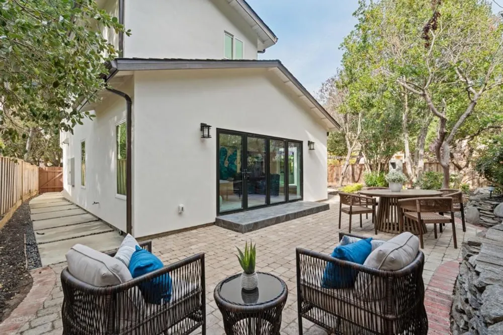 38 Bishop Lane Menlo Park, CA 94025