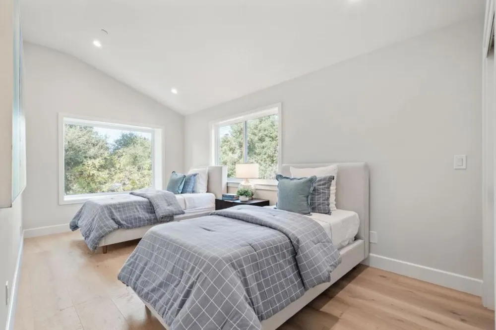 38 Bishop Lane Menlo Park, CA 94025