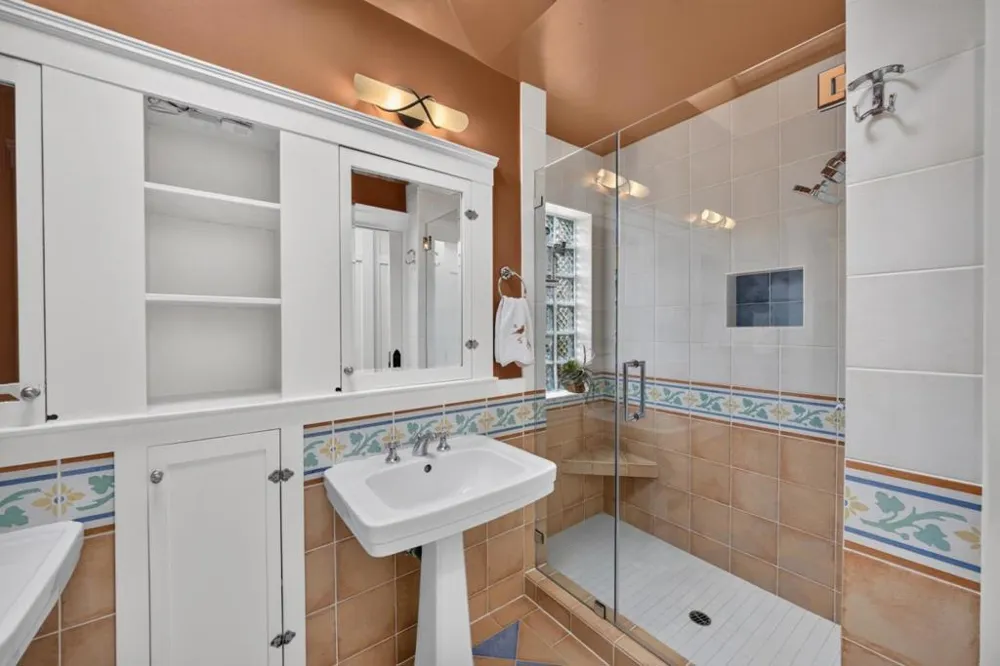 24 Fulton Street Redwood City, CA 94062