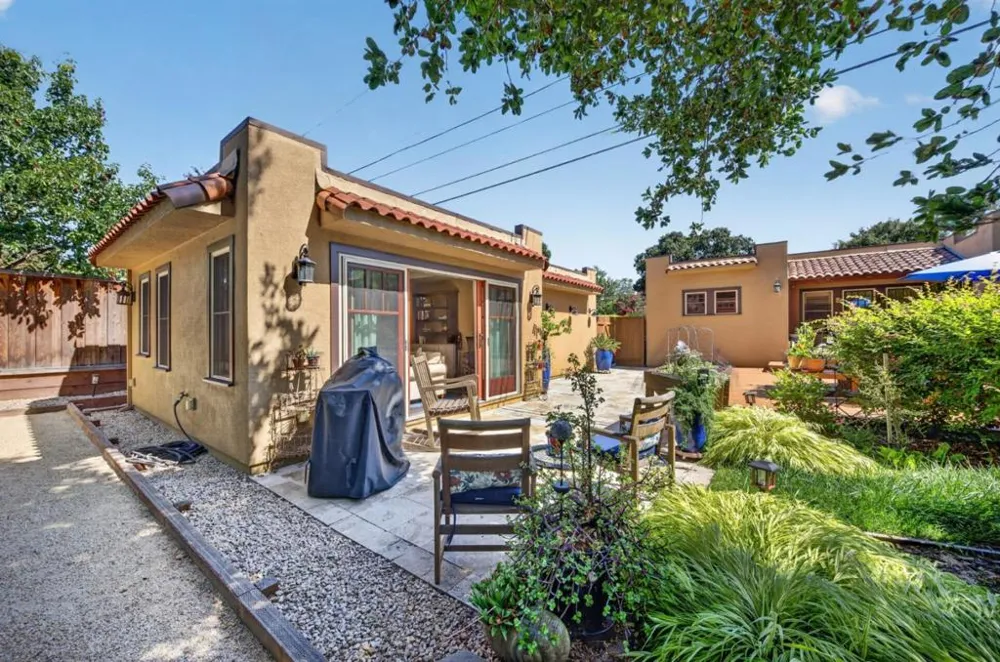 24 Fulton Street Redwood City, CA 94062