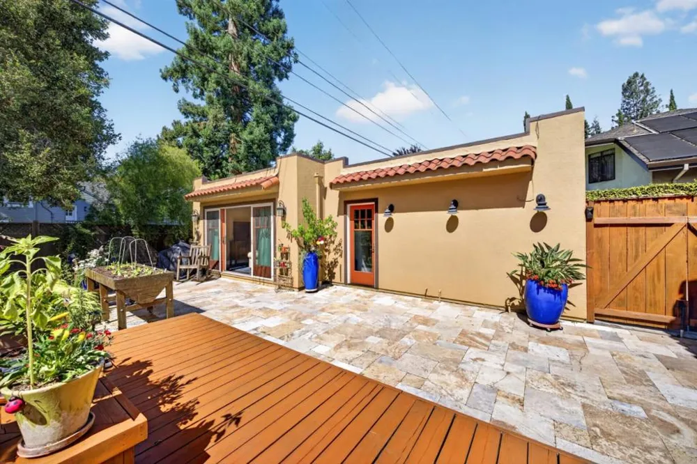 24 Fulton Street Redwood City, CA 94062