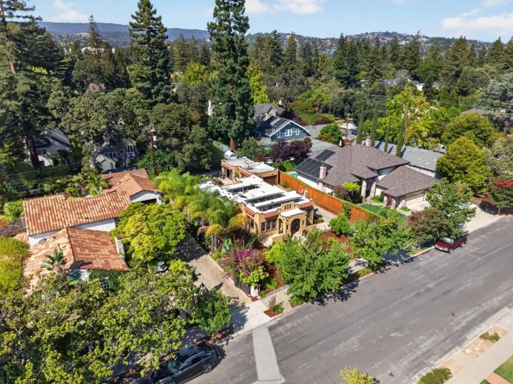 24 Fulton Street Redwood City, CA 94062