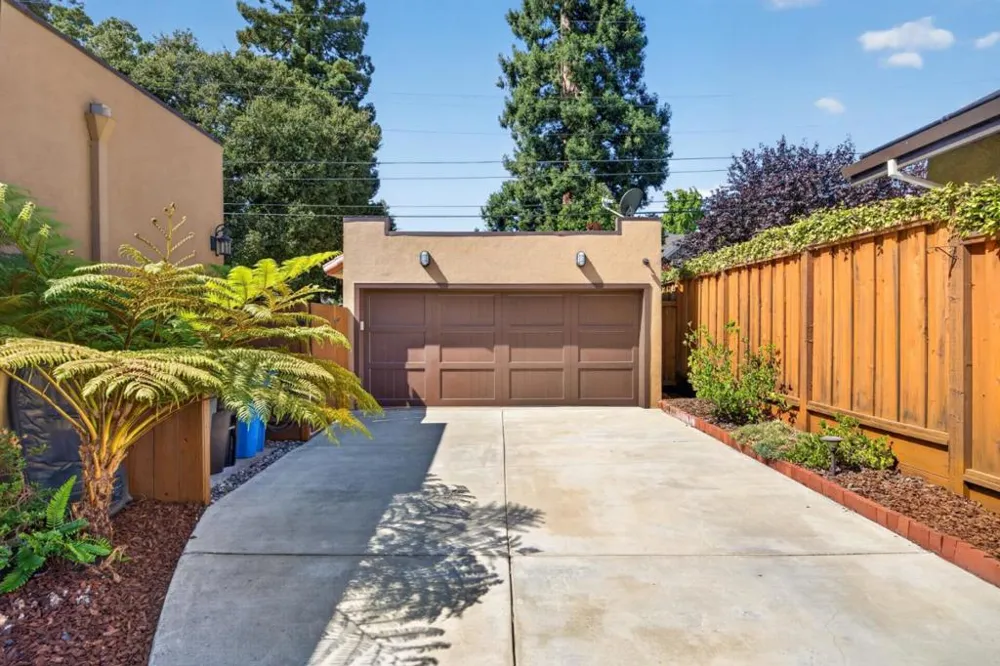24 Fulton Street Redwood City, CA 94062