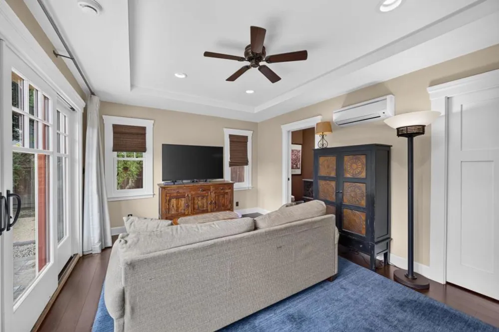 24 Fulton Street Redwood City, CA 94062