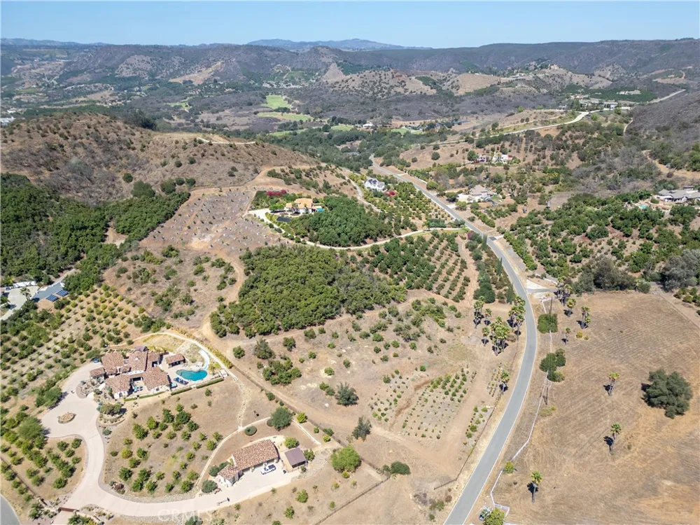 Via Vaquero Temecula, CA 92590