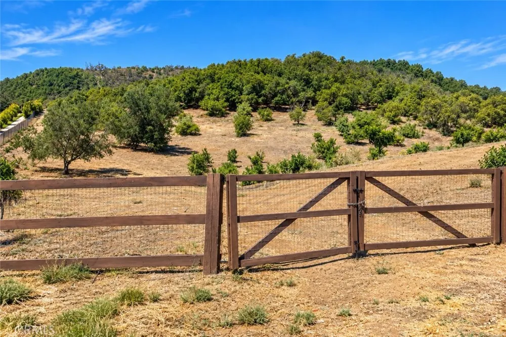 Via Vaquero Temecula, CA 92590