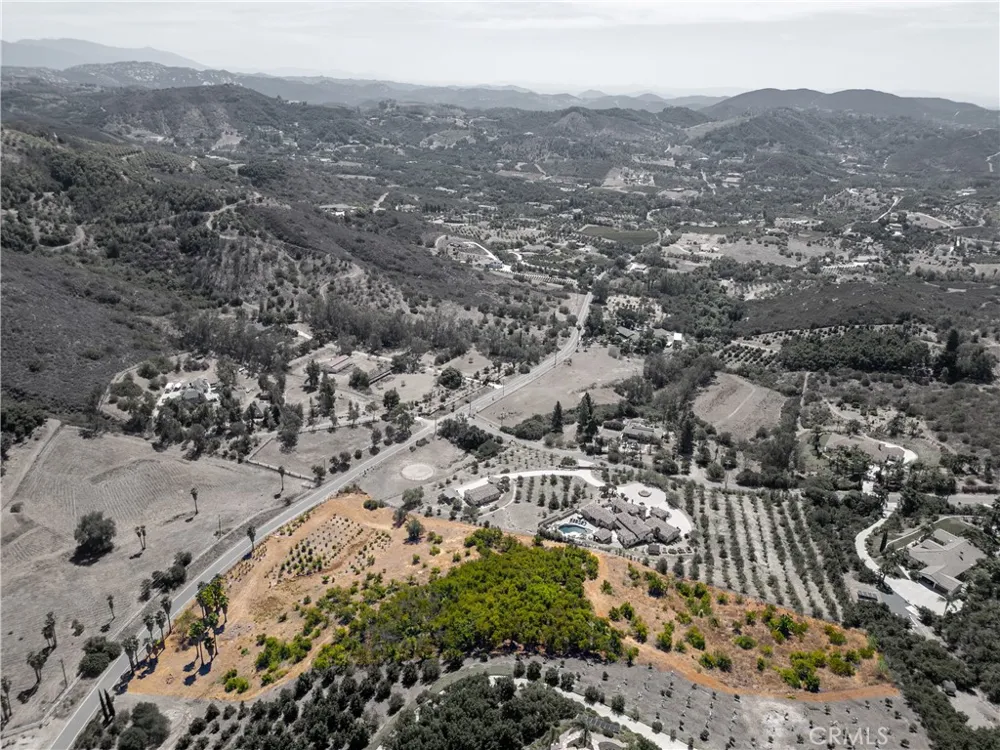 Via Vaquero Temecula, CA 92590