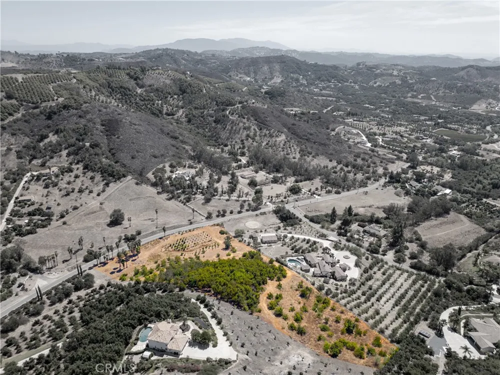 Via Vaquero Temecula, CA 92590