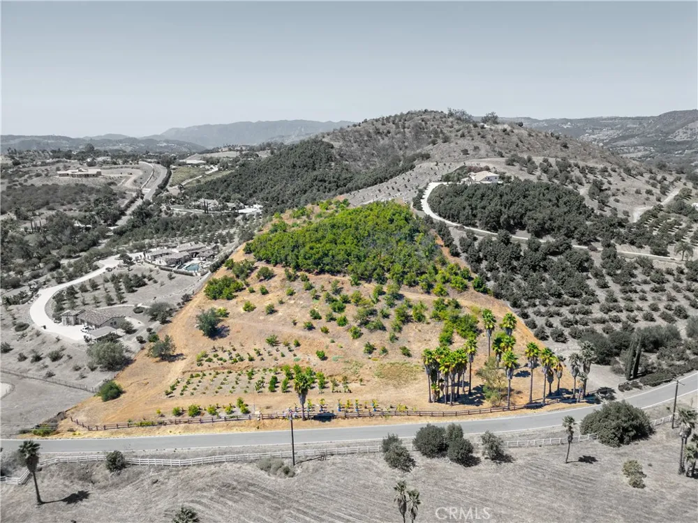 Via Vaquero Temecula, CA 92590