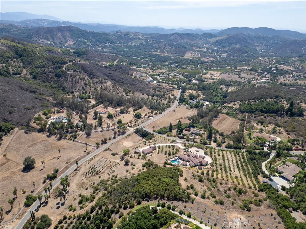 Via Vaquero Temecula, CA 92590