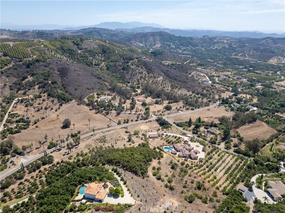 Via Vaquero Temecula, CA 92590