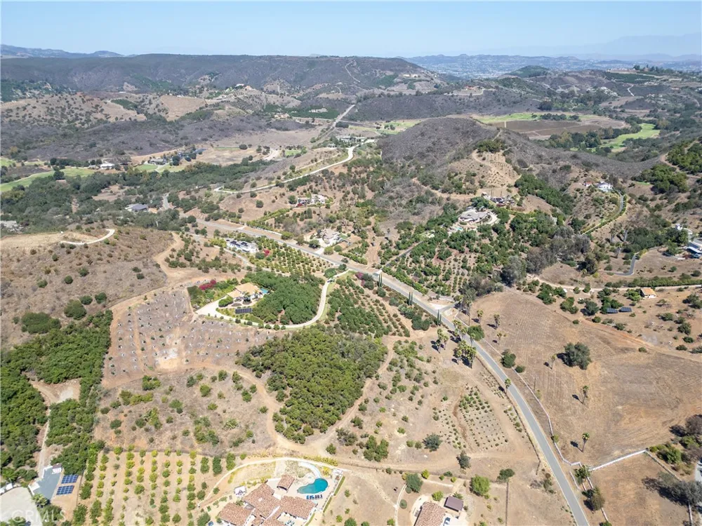 Via Vaquero Temecula, CA 92590