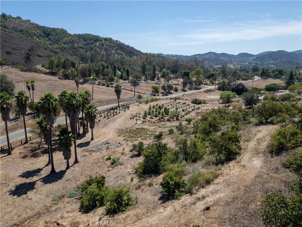 Via Vaquero Temecula, CA 92590