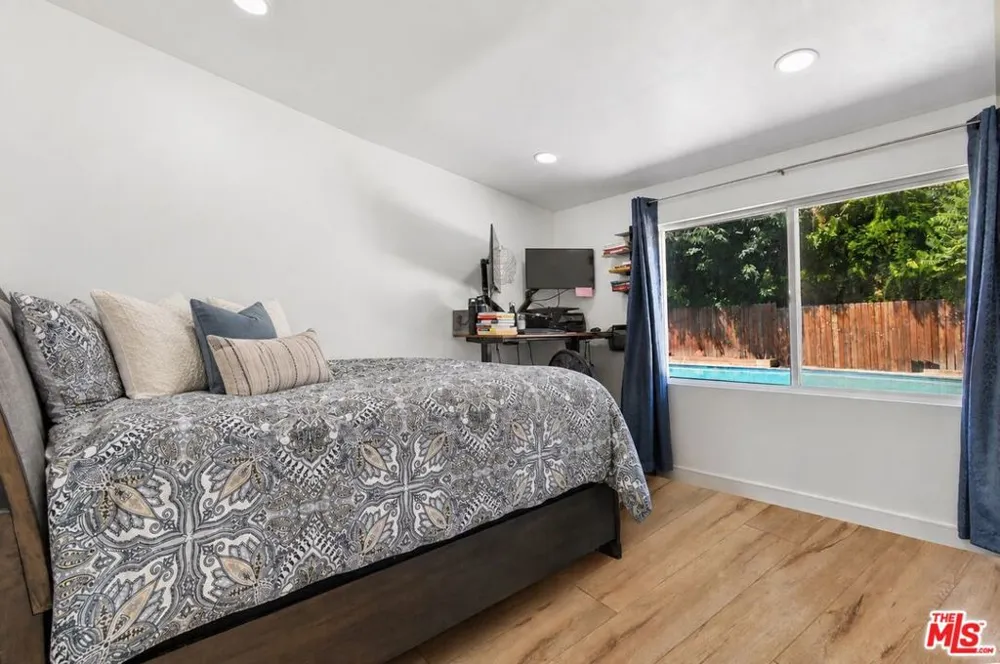 19447 Elkwood Street Los Angeles, CA 91335