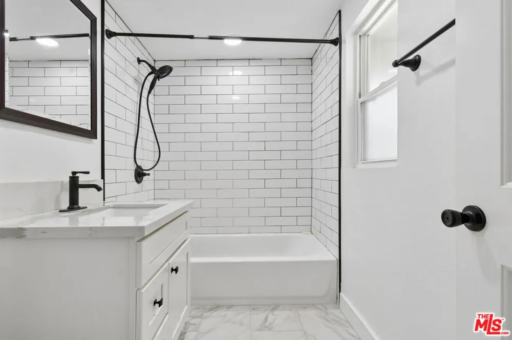 19447 Elkwood Street Los Angeles, CA 91335