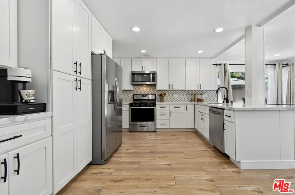 19447 Elkwood Street Los Angeles, CA 91335