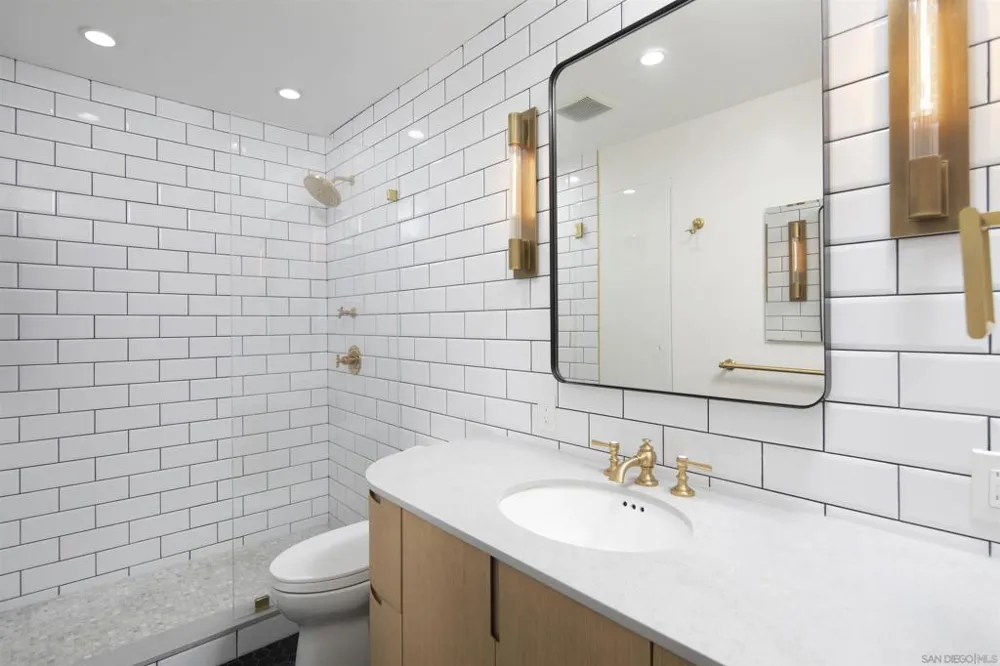 424 Stratford Ct #A25 Del Mar, CA 92014